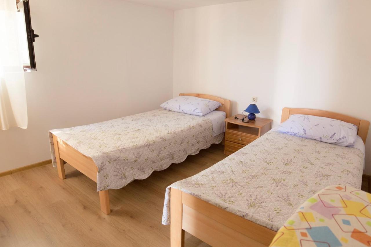 Apartments By The Sea Vis - 8526 외부 사진